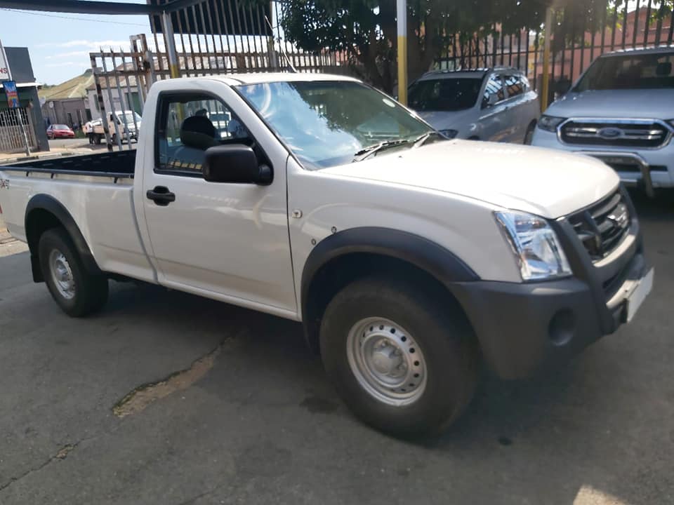 2011 Isuzu KB250 Bakkie Single Cab Low Rider 4x2 leather seat
