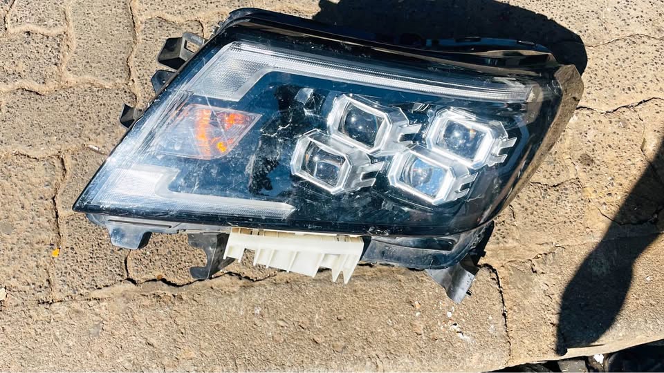 Nissan Navara LED headlight - Private Seller Nissan Navara LED headlight - Private Seller