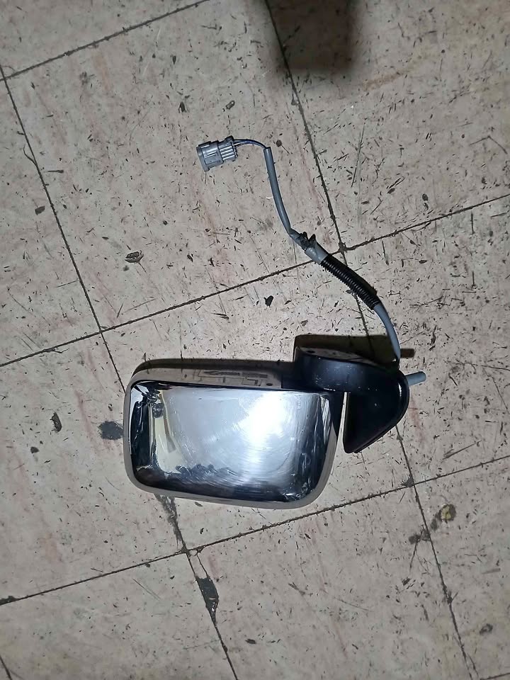 Nissan Navara side mirror - Private Seller Nissan Navara side mirror - Private Seller