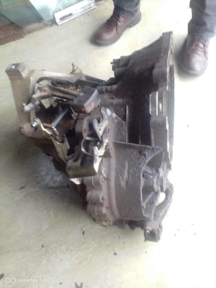 Volvo S40 2.0l 2010 gearbox manual for sale