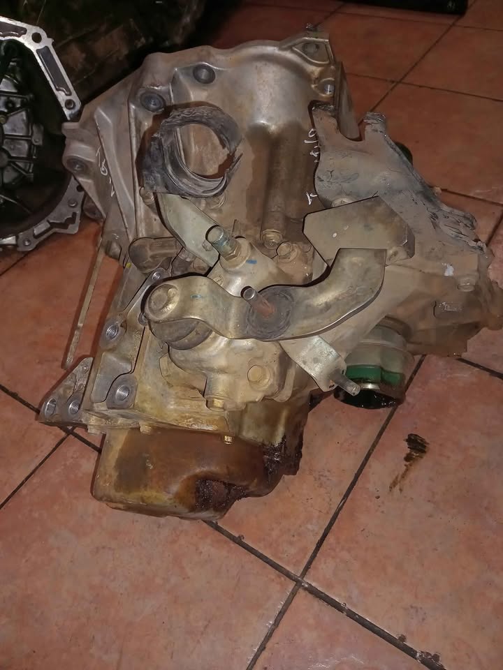 Toyota Ayga maunal gear box - Private Seller Toyota Ayga maunal gear box - Private Seller
