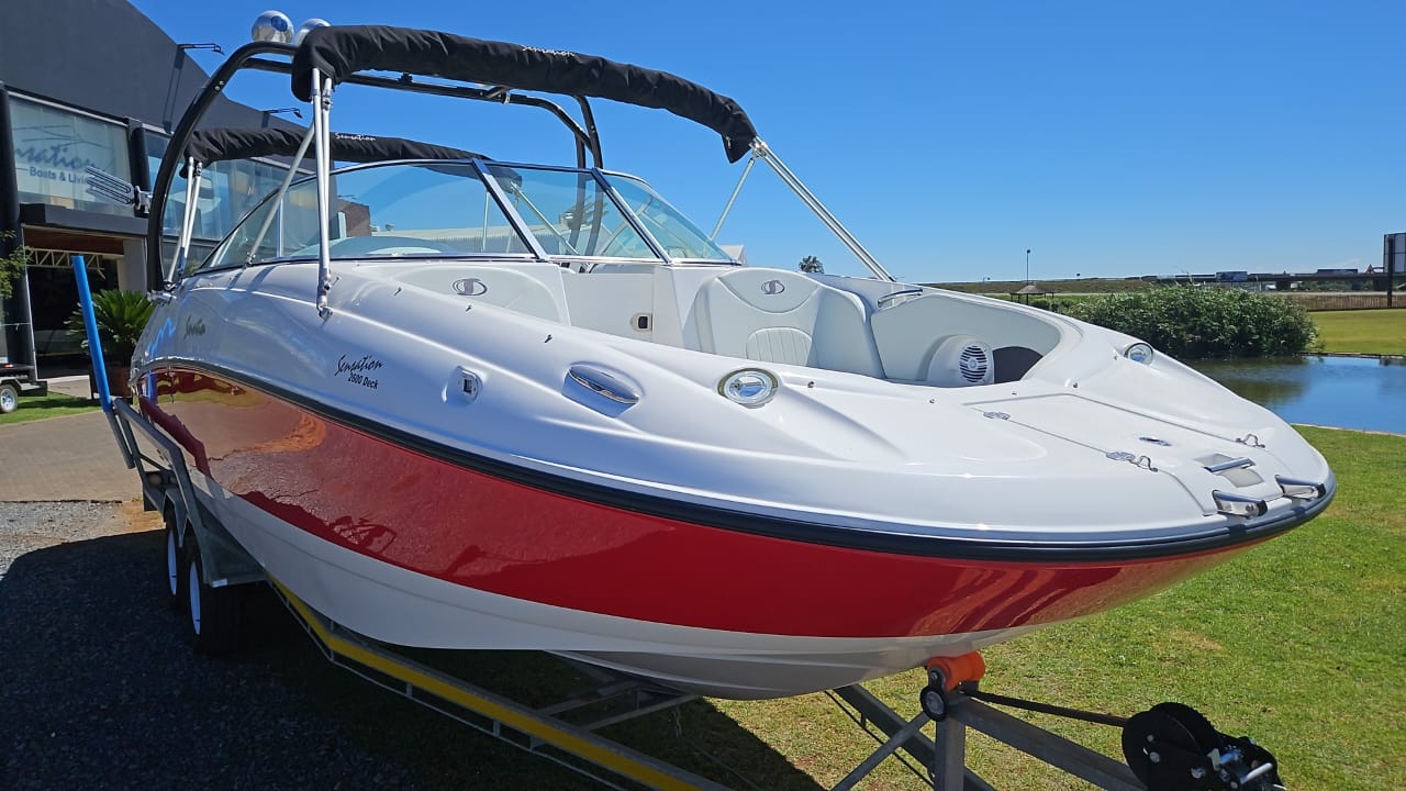 26ft Sensation Deck BOAT with 40 hours