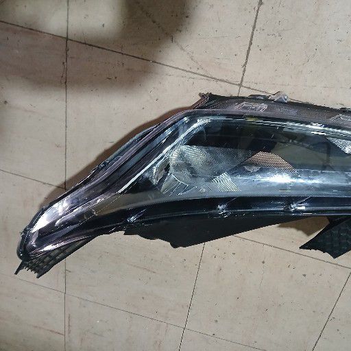 Nissan magnite headlight - Private Seller Nissan magnite headlight - Private Seller