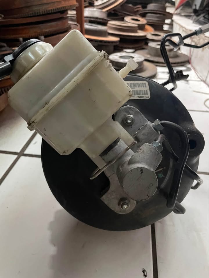 BMW 5 SERIES F10 F11 10-17 DIESEL BRAKE SERVO & MASTER CYLINDER [hidden information]20 - Private Seller
