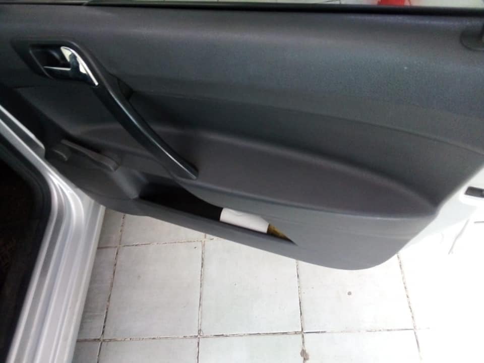 2012 VW POLO VIVO 1.4 SEDAN MANUAL SILVER COLOR PETROL 102.000KM