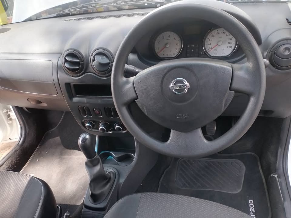 2022 NISSAN NP200 1.6 MANUAL WITH CANOPY