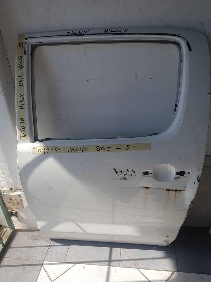 TOYOTA HILUX  REAR DOOR - Private Seller