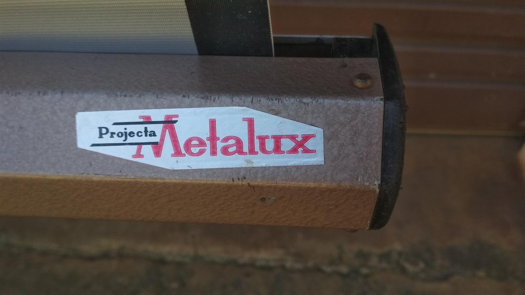 Screen tripod, 4:3 ratio. Make: Metalux