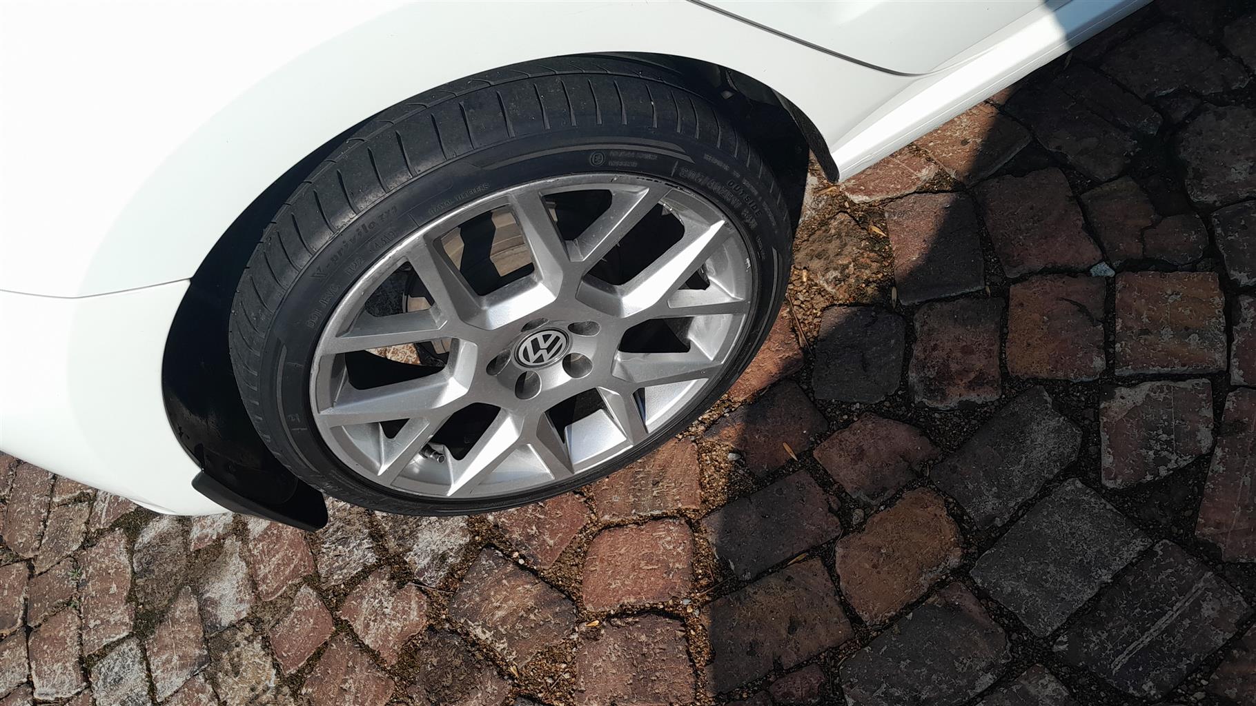 Vw mags and tyres size 17 - Private Seller