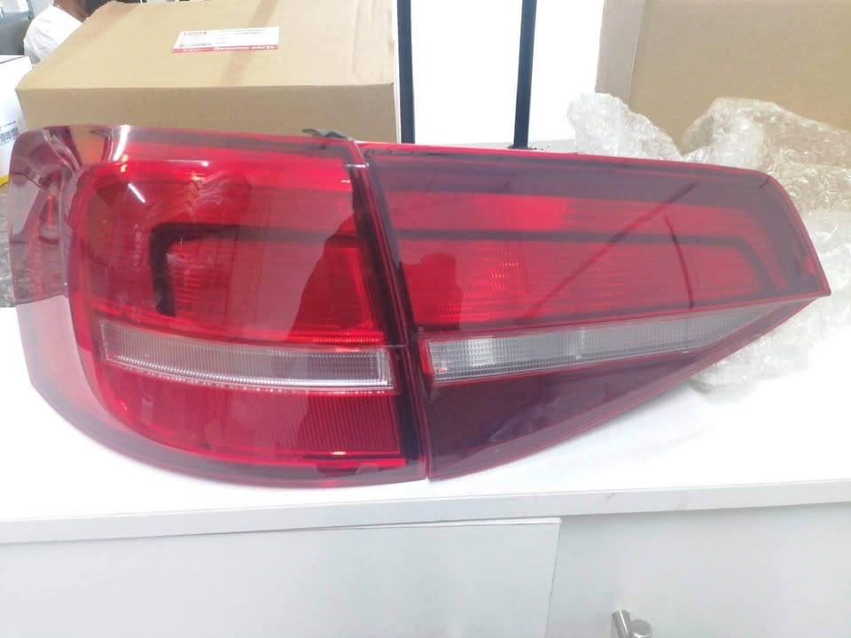 Vw Jetta 6 tail lights inner and outer - Private Seller Vw Jetta 6 tail lights inner and outer - Private Seller