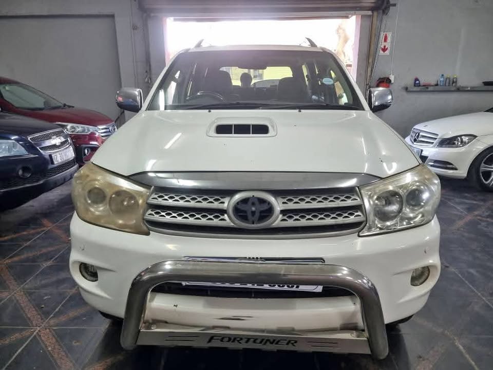 2011 Toyota Fortuner 3.0 D-4D Automatic 266000km R189500 Mechanically Perfect with Full Leather Seat