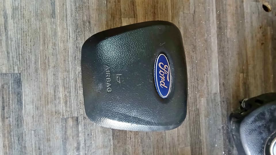 Neat Ford Ranger T6 Steering Airbag - Private Seller