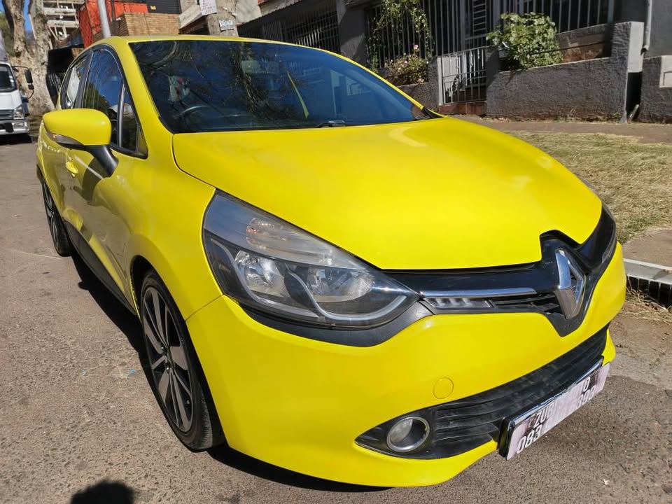 2015 Renault Clio 900T Yellow