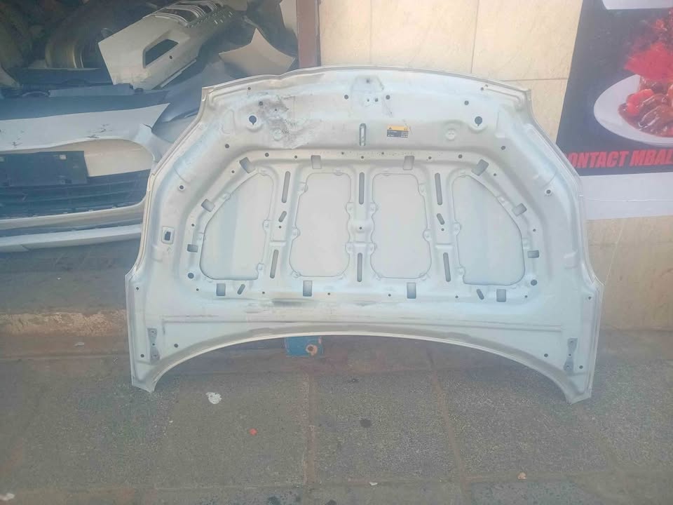 2019 KIA SPORTAGE FRONT BONNET HOOD GENUINE WHITE - - Private Seller 2019 KIA SPORTAGE FRONT BONNET HOOD GENUINE WHITE - - Private Seller