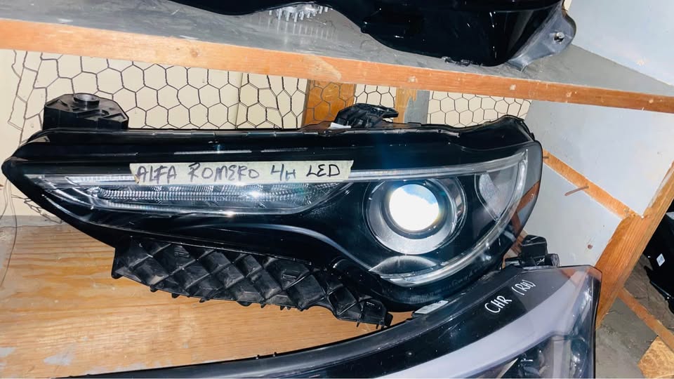 Alfa Romeo Stelvio headlight - Private Seller