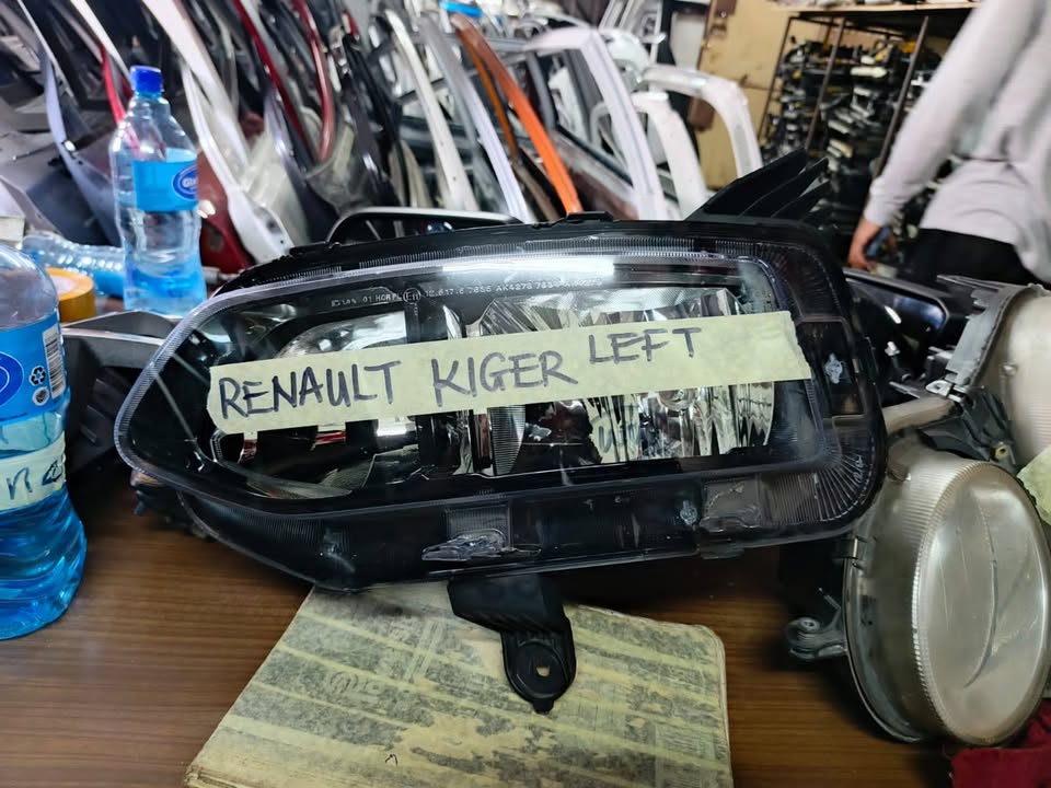 Renault kiger left head lamp - Private Seller Renault kiger left head lamp - Private Seller