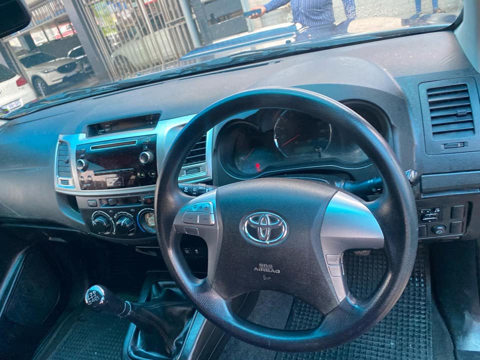 2014 TOYOTA FORTUNER 2.5 MANUAL