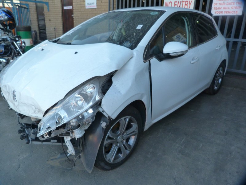 STRIPPING Peugeot 208 1.2 VVT Manual - 2013 - Private Seller STRIPPING Peugeot 208 1.2 VVT Manual - 2013 - Private Seller