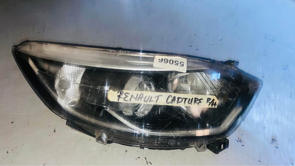 Renault Capture headlight - Private Seller Renault Capture headlight - Private Seller