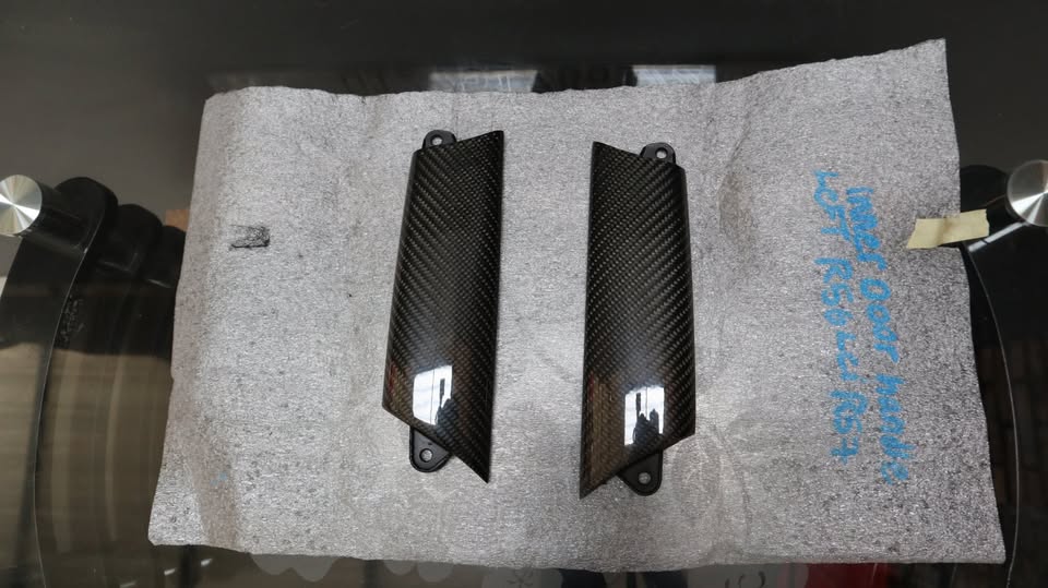 MINI COOPER INNER DOOR HANDEL COVERS CARBON - Private Seller MINI COOPER INNER DOOR HANDEL COVERS CARBON - Private Seller
