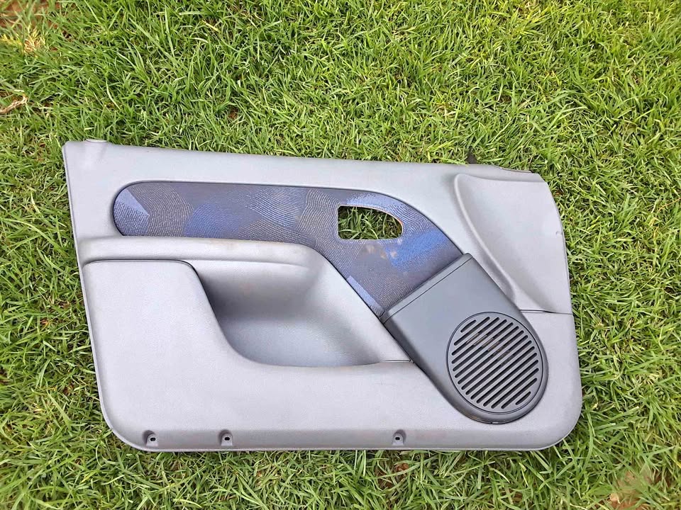 Renault Clio door panel excellent condition - Private Seller Renault Clio door panel excellent condition - Private Seller