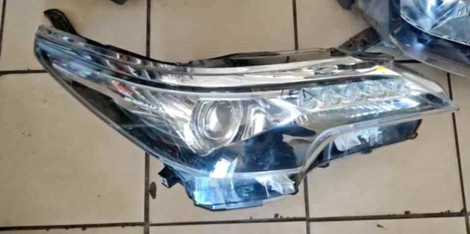 Toyota Fortuner 2023 Rhs Headlight - Private Seller Toyota Fortuner 2023 Rhs Headlight - Private Seller