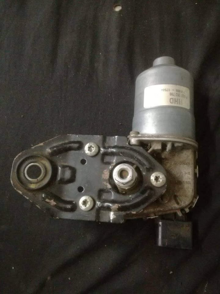 Ford Ranger T6/T7/Mazda BT50 Wiper Motor - Private Seller