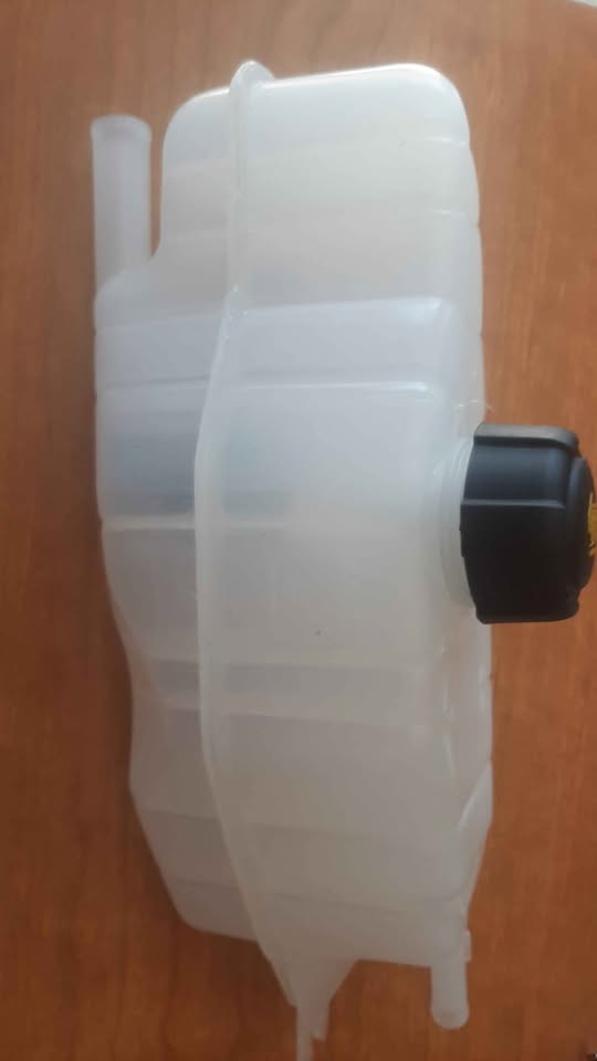 RENAULT CLIO/CLIO 111/05-14 MODUS 4 WATER BOTTLE. BRAND NEW. FOR VARIOUS OTHER CARS TOO. - Private Seller RENAULT CLIO/CLIO 111/05-14 MODUS 4 WATER BOTTLE. BRAND NEW. FOR VARIOUS OTHER CARS TOO. - Private Seller