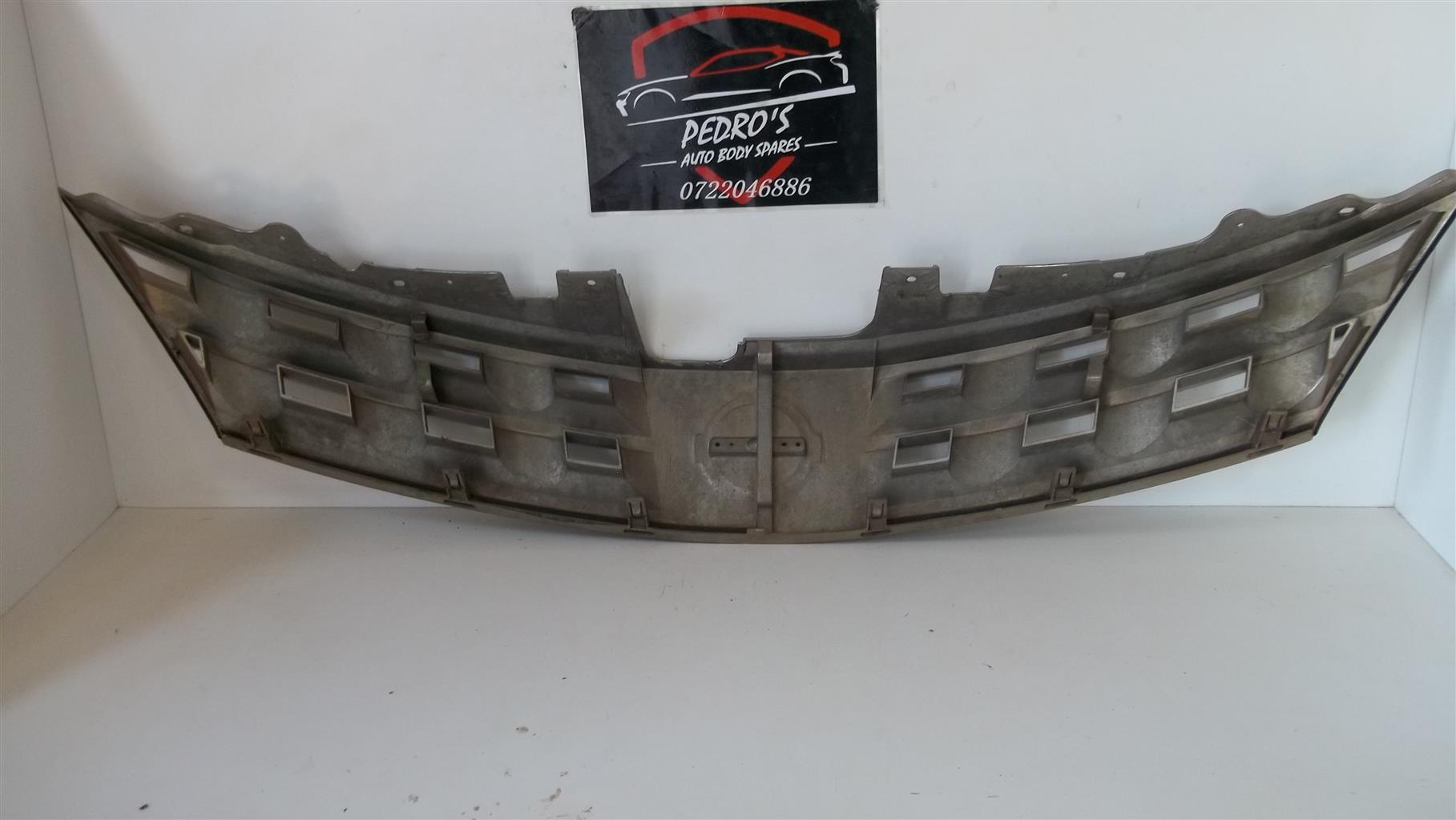 Nissan Murano grille - Private Seller Nissan Murano grille - Private Seller