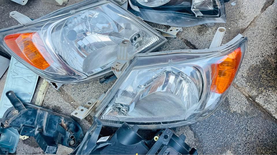 Toyota Hilux headlights 2004/07 - Private Seller Toyota Hilux headlights 2004/07 - Private Seller