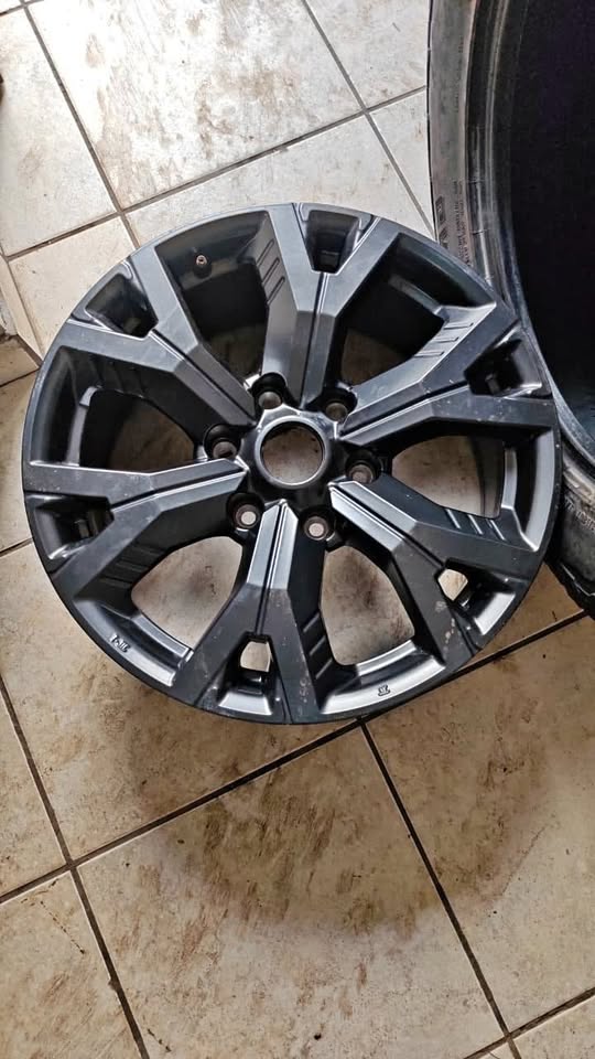 18inch ISUZU V-Cross/X-Rider original mag to use for spare wheel - Private Seller 18inch ISUZU V-Cross/X-Rider original mag to use for spare wheel - Private Seller