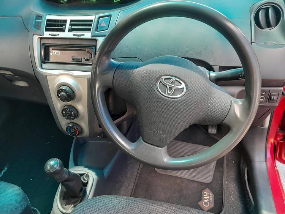 2011 TOYOTA YARIS T3 MANUAL