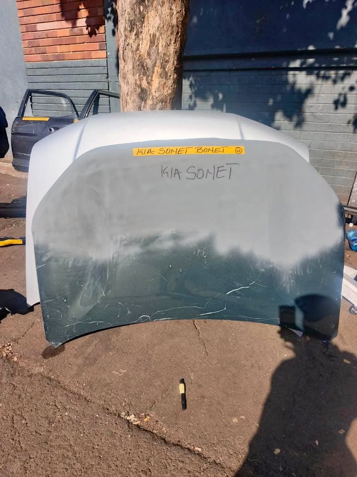 Kia Sonet Bonnet - Private Seller Kia Sonet Bonnet - Private Seller