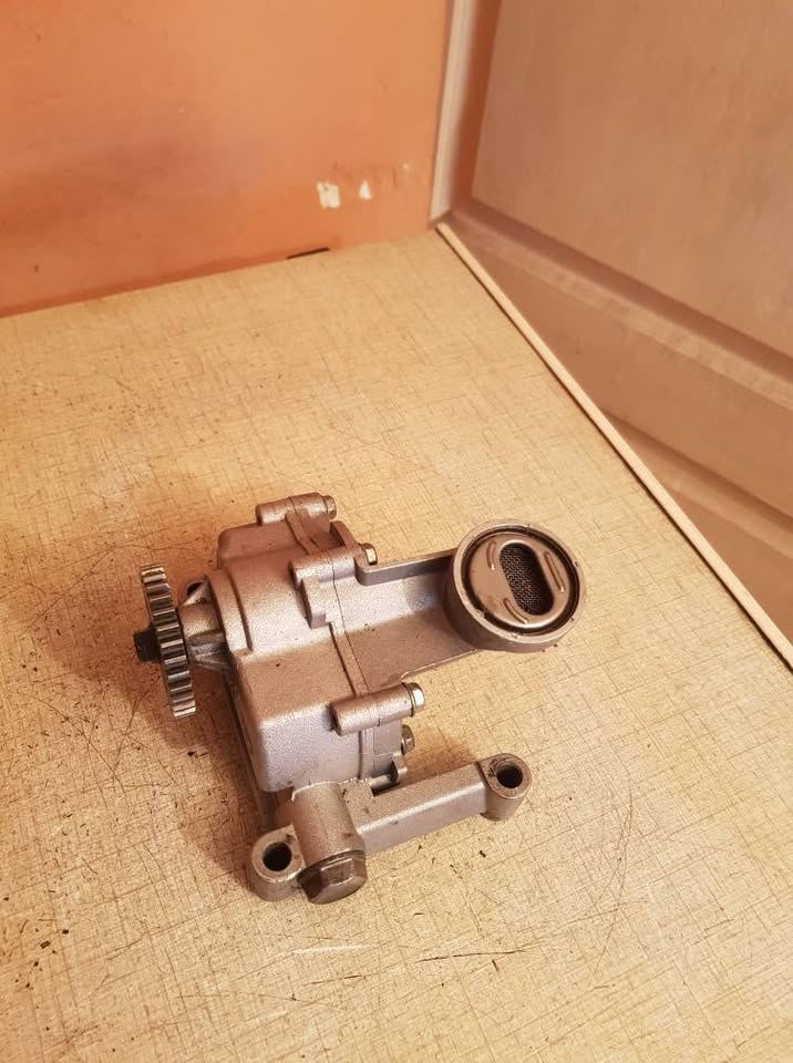 HYUNDAI OR KIA G4KD OIL PUMP FORSALE