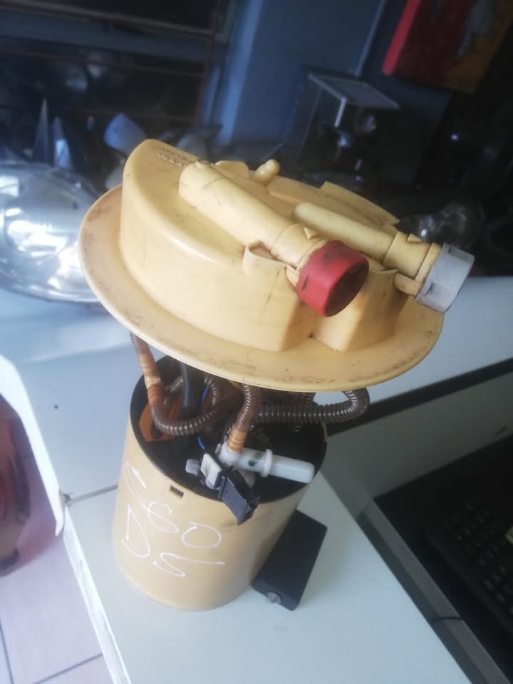 VOLVO S60 D5 2012 FUEL PUMP FOR SALE