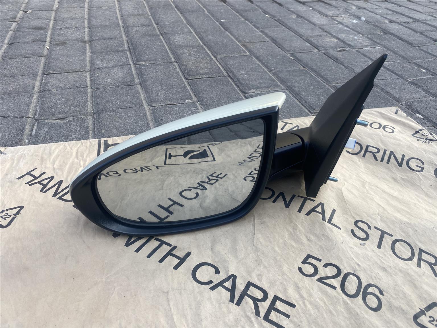 2024 HYUNDAI I20 GRAND ELECTRONIC AUTO-FOLD DOOR MIRROR LEFT SIDE FOR SALE. NEW - Private Seller 2024 HYUNDAI I20 GRAND ELECTRONIC AUTO-FOLD DOOR MIRROR LEFT SIDE FOR SALE. NEW - Private Seller