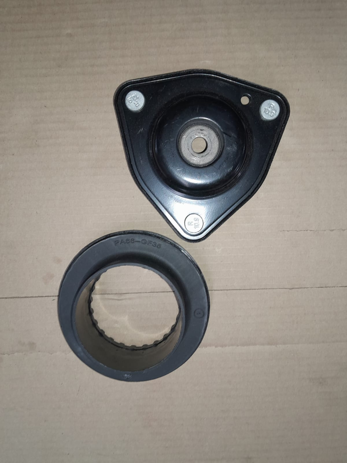 DODGE JOURNEY STRUT MOUNTING 2.0/ 2.4 FOR SALE - Private Seller