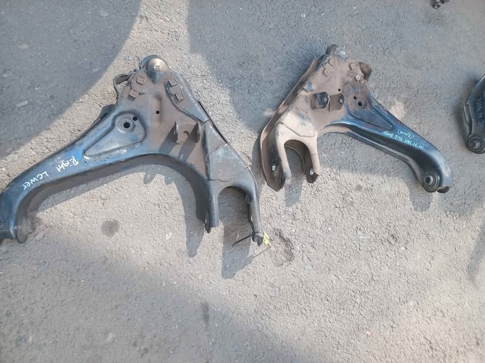 2004 up ford ranger Wl 2.5 lower control arms for sale @ circle 7 used parts - Private Seller