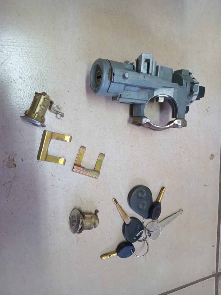 2005 ford ranger wl 2.5 lock set for sale - Private Seller