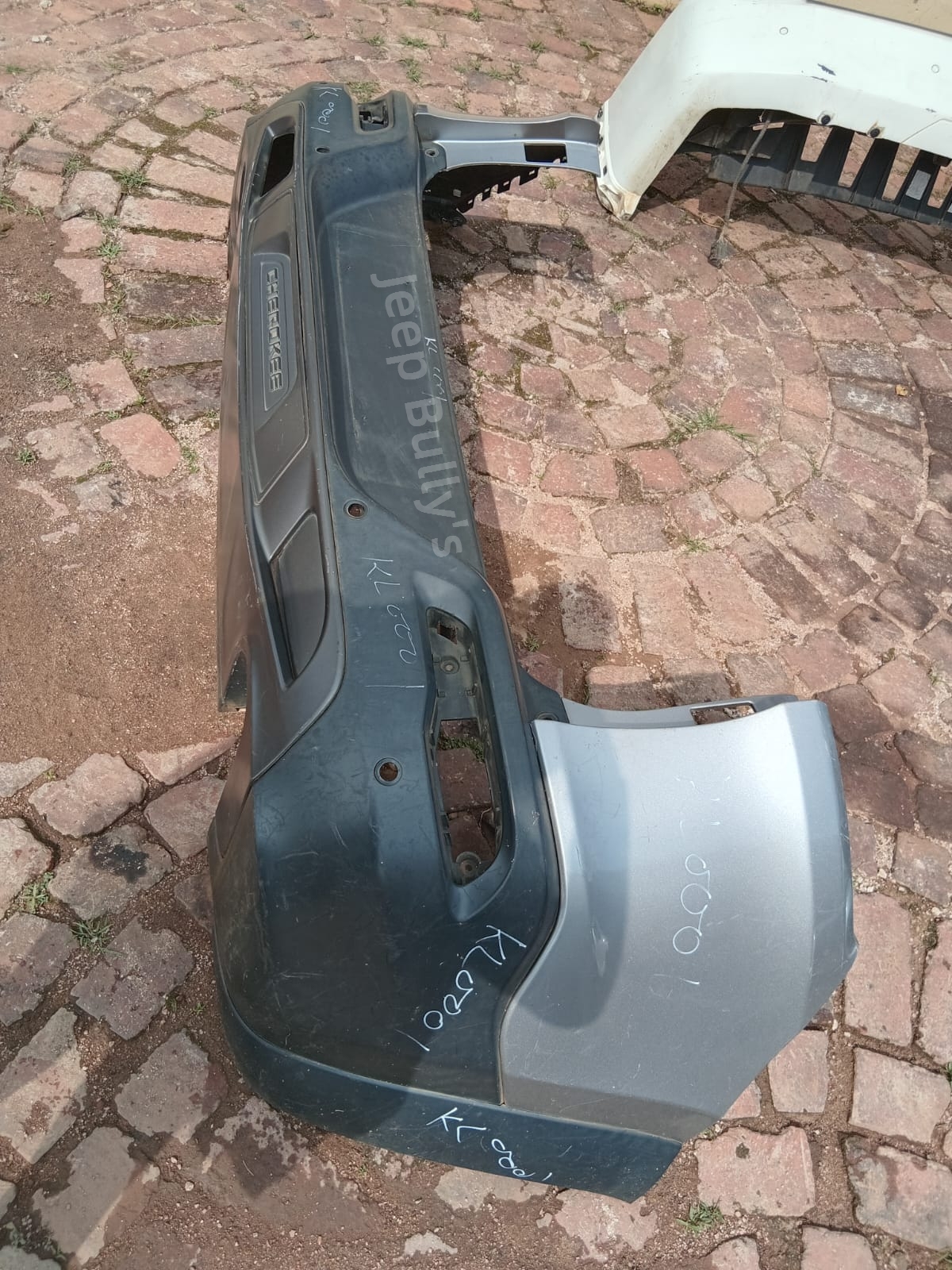 Bumper For Jeep Cherokee KL - Private Seller Bumper For Jeep Cherokee KL - Private Seller