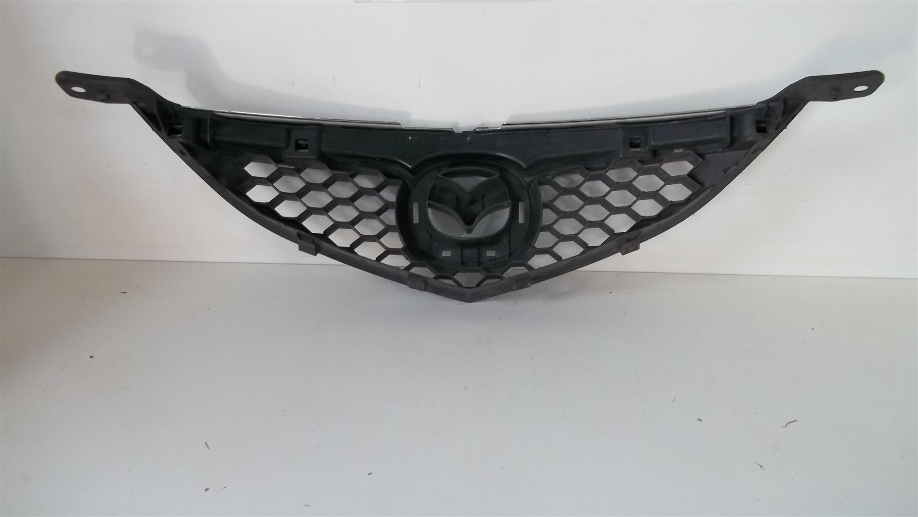 Mazda 3 radiator grille - Private Seller Mazda 3 radiator grille - Private Seller