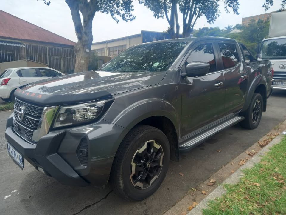 2023 NISSAN NAVARA 2.3 Turbo Double Cab, Automatic, Grey, 87000kms Call