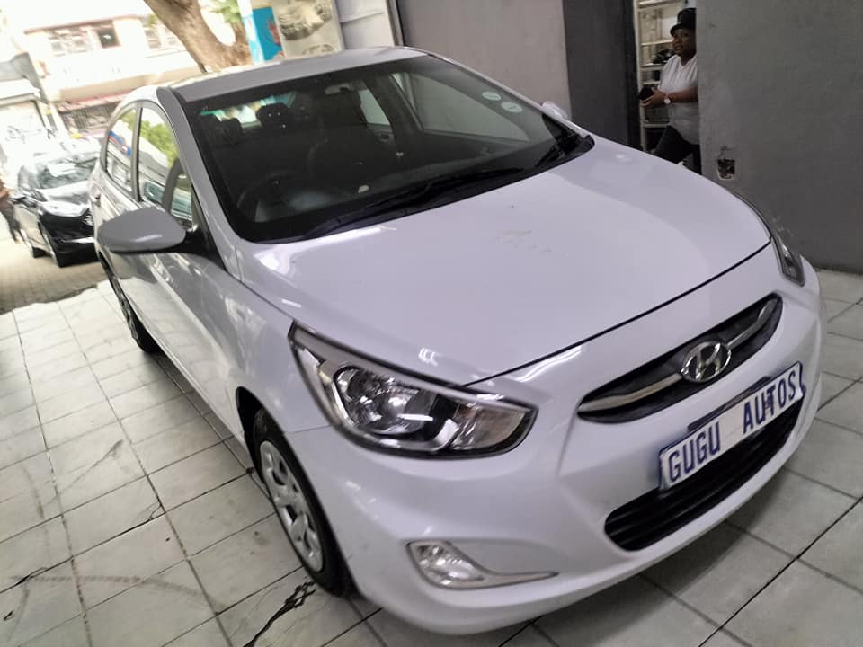 2019 HYUNDAI ACCENT 1.6 GLS SEDAN MANUAL TRANSMISSION/94,000KM/PETROL/WHITE/SPARE KEY