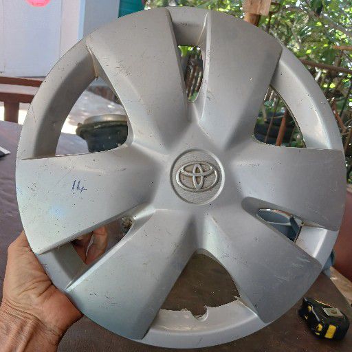 Toyota, wheel cap - Private Seller Toyota, wheel cap - Private Seller