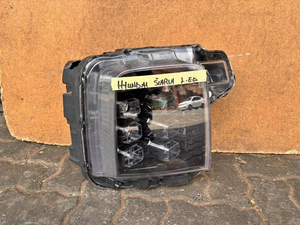 Hyundai staria Headlight - Private Seller Hyundai staria Headlight - Private Seller