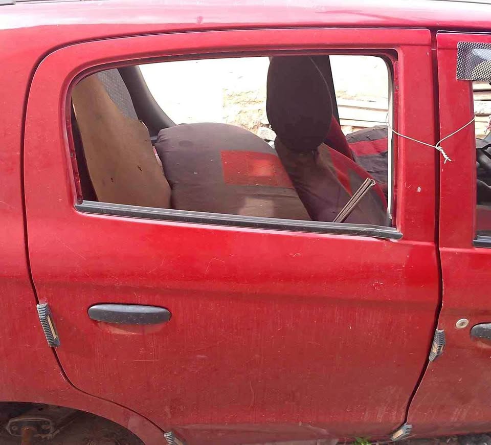 Mitsubishi mirage RR door