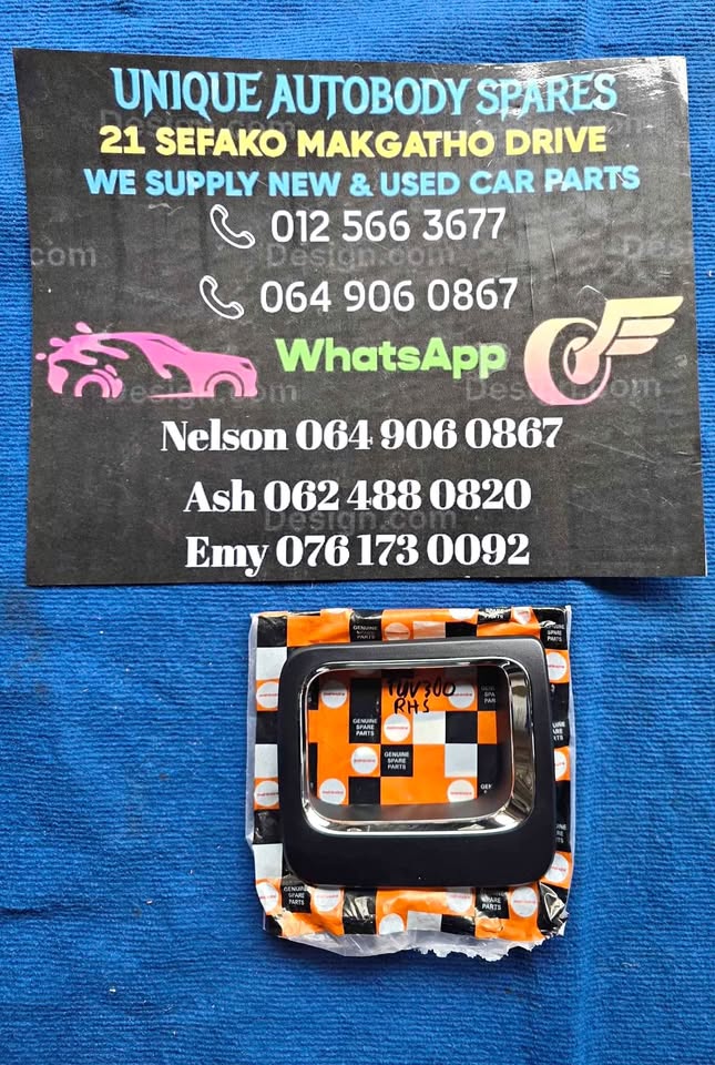 Mahindra TUV300 Right Front Fog Cover Mahindra TUV300 Right Front Fog Cover