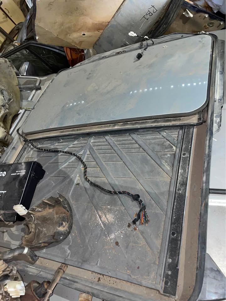 Bmw cartridge sunroof from e32 - Private Seller Bmw cartridge sunroof from e32 - Private Seller