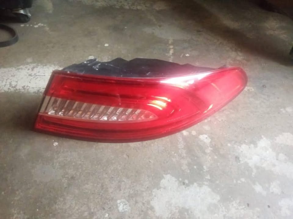2011-2016 JAGUAR XF RIGHT SIDE TAILLIGHT FOR SALE