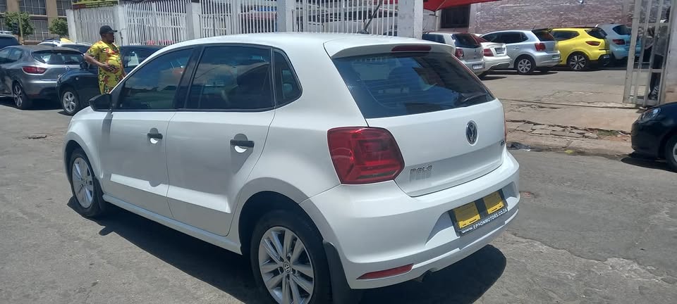 2017 VW POLO 6 TSI 1.2 PETROL  MANUAL TRANSMISSION, SILVER COLOUR